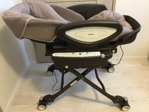 【超美品】アップリカ ユラリズムDX 電動ゆらゆら