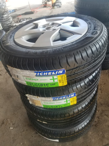 Prius プリウス用アルミホイール付きノーマルタイヤ★車へのお取り付け無料★