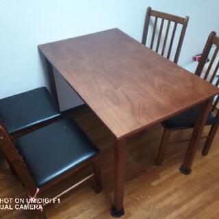 ダイニングテーブルと椅子