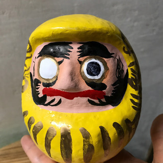 小さいダルマ　黄色　金運アップ　小さめ　yellow daruma doll talismanの画像