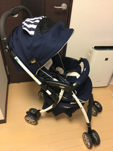 アップリカ ラクーナビッテ　ベビーカー