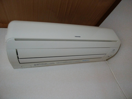 《姫路》(業者の方、必見)東芝☆冷暖エアコン☆RAS-U221E7R☆2.2kw☆(引取り、取り外し価格)