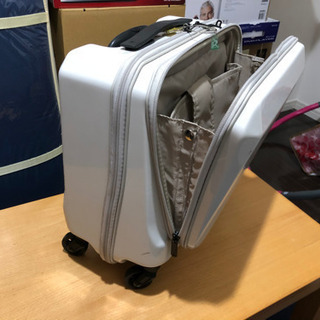 エースジーンスーツケース