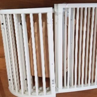 ストッケ　ベビーベッドの画像