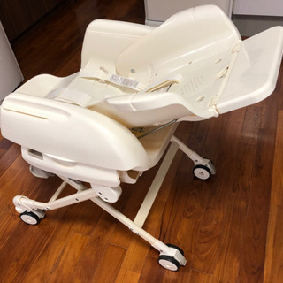 コンビ 電動ゆりかご ネムリラ   オート  スイング  ハイローの画像