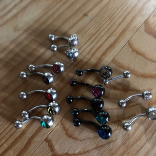 ヘソピアスの画像