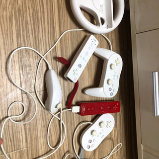 wiiu ソフト　コントローラー類多数の画像