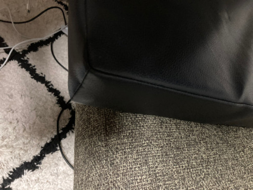 黒のクッションです