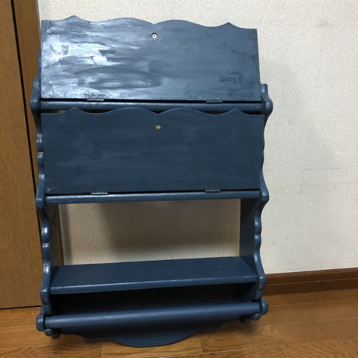 トールペイント のタオル掛け、蓋付き、2段棚
