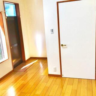 【新宿徒歩圏 / 荷物預かります】広々複数スペース、トランクルーム代わりにどうぞ！の画像