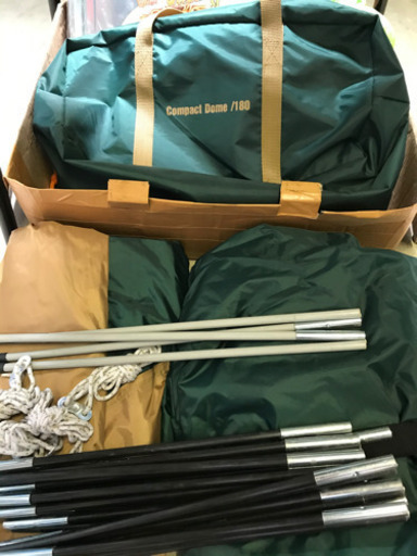 アウトドア　テントとBBQグリル　と　おまけ付き。