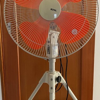 業務用、工場用扇風機　室内使用　オレンジｘホワイト　2010年製