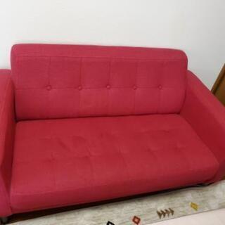 赤い２人かけソファーお譲りいたします。