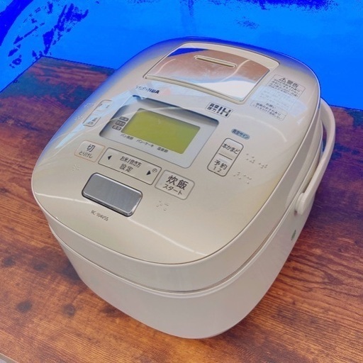 11/27東芝/TOSHIBA 炊飯器 RC-104VSS 2013年製 5.5合炊き