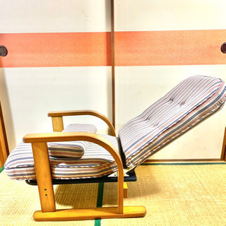 値下げしました！【定価29,150円→20,000円→17,000円】国産　木製肘付高座椅子 4段階リクライニング の画像