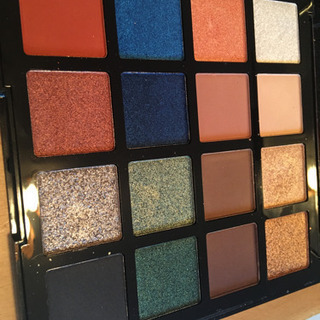LAガール　16色アイシャドウ の画像