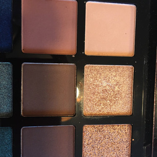 LAガール　16色アイシャドウ の画像