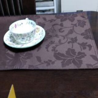 値下げします!　美品　　未使用　汚れが目立たない花模様のランチョ...