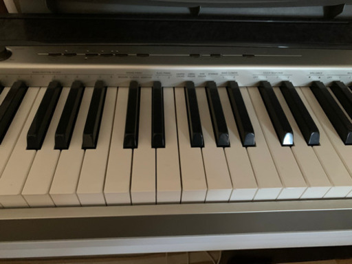 電子ピアノ