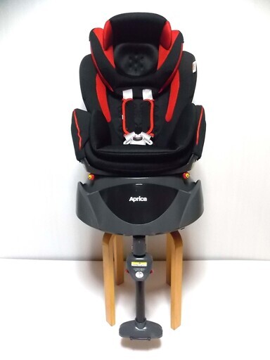 ●○新生児から！ (Aprica) チャイルドシート/インナークッション付き○●