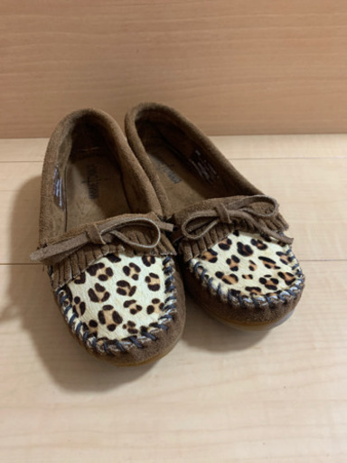 MINNETONKA パンプス