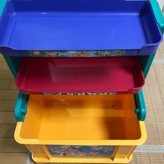 おもちゃ3段収納の画像