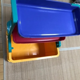 おもちゃ3段収納の画像