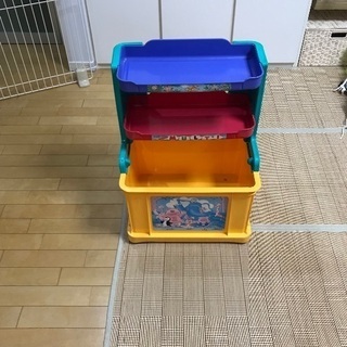おもちゃ3段収納の画像