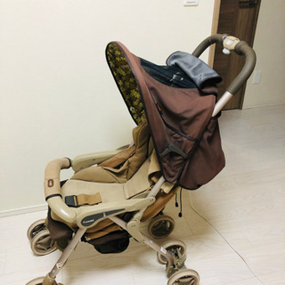コンビ　折りたたみベビーカー　新生児チャイルドシートセット