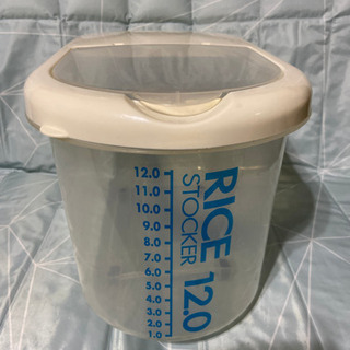 【ライスストッカー 12㎏ キャスター付き】300円。もしくはお...