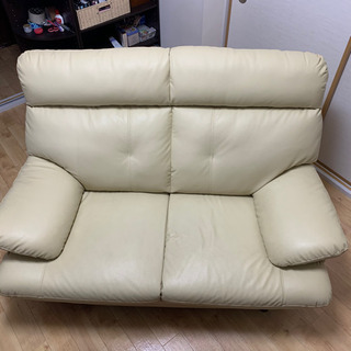 2人掛けソファー お譲りします【値下げしました！】の画像