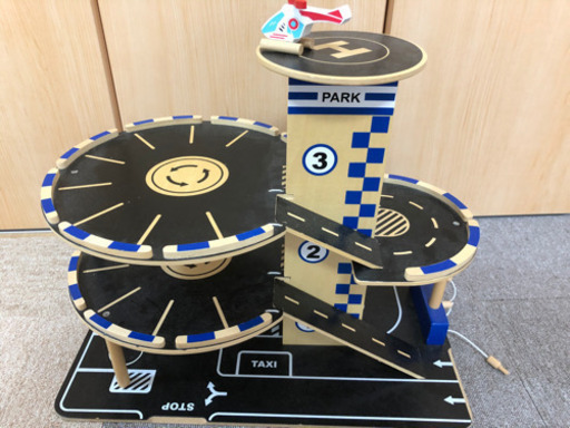 ポッタリーバーン　パーキングロット　pottery barn