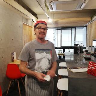 オージー英会話カフェ、朝7時～夜7時オープンしてます
