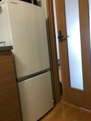 冷蔵庫、電子レンジ、テレビ、テレビ台