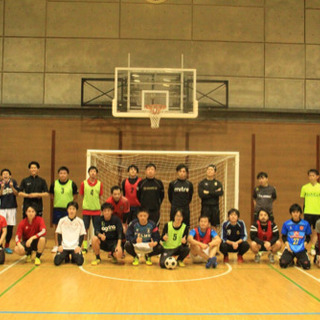 ８月１５日、土曜日渋谷駅すぐ♫１９時から２２時まで三時間コースキックオフ⚽️現在参加１４名予定！  レベル 超スーパー初心者〜プロ級⚽️ エンジョイとガチに分けます！  体育館でエアコン完備♫👍✨ シャワー完備♫ − 東京都