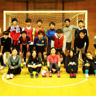 ８月１５日、土曜日渋谷駅すぐ♫１９時から２２時まで三時間コースキックオフ⚽️現在参加１４名予定！  レベル 超スーパー初心者〜プロ級⚽️ エンジョイとガチに分けます！  体育館でエアコン完備♫👍✨ シャワー完備♫ - メンバー募集