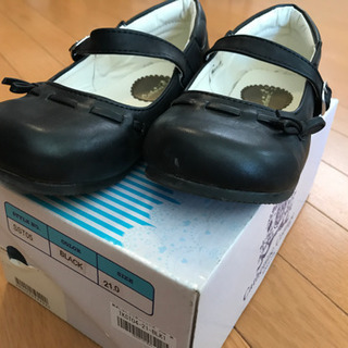 女の子　黒靴　ピアノ発表会にぴったり。　補助ペダルの画像