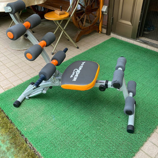 スポーツ器具2つでどうぞ。