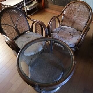 交渉中　籠イス、テーブル