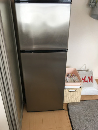 冷蔵庫　136リットル