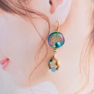 P-355     シャボン玉風とチェコビーズのピアス／イヤリングの画像