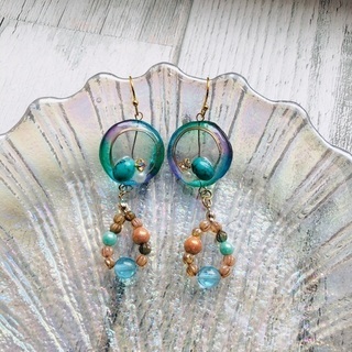 P-355     シャボン玉風とチェコビーズのピアス／イヤリングの画像