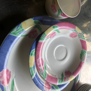 ジバンシーのお皿などの画像