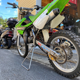 kx85 モトクロスバイクの画像