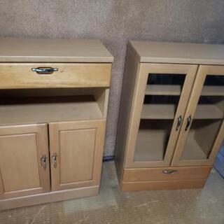 食器棚　他収納棚の画像