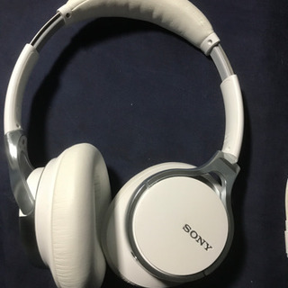ソニーヘッドフォン　ホワイトの画像