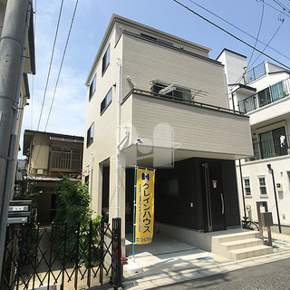 豊島区池袋3丁目 駅徒歩6分築浅一戸建 陽当たり良好実質三方角地