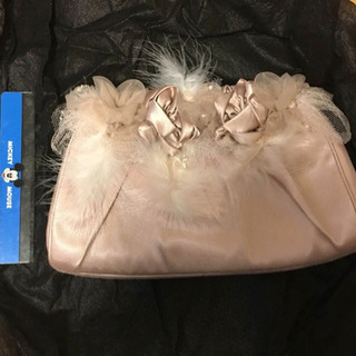 グレースコンチネンタル　クラッチバッグ　ハンドバッグ　新品　ブランド　ベージュ　ドレス　ワンピースの画像