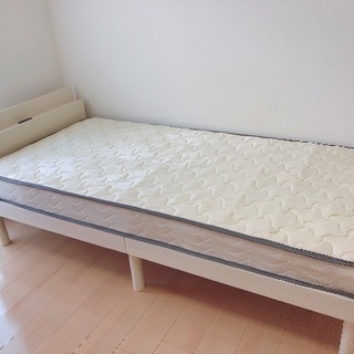 シングルベッド　マットレス付きの画像