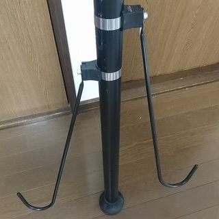 ミノウラ 縦置き突っ張り棒型サイクル保管スタンド バイクピット３の画像